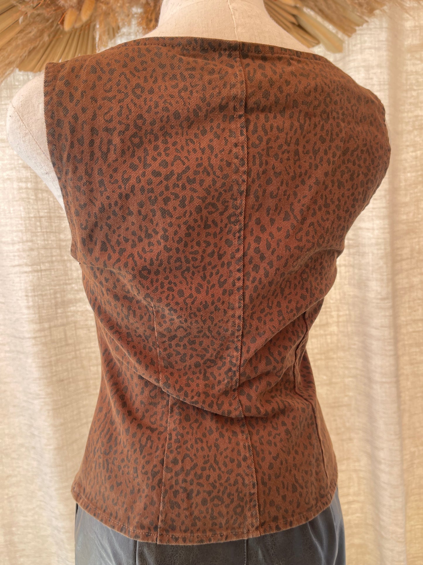 Lure You In Vest Top- LAST S!!