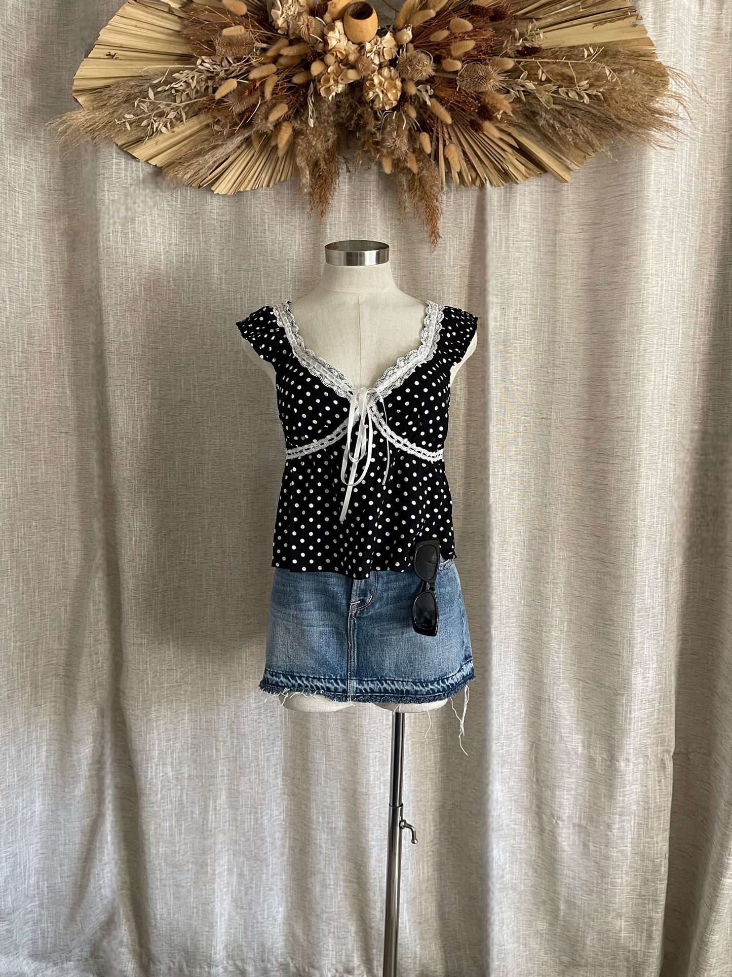 Chaos In Dots Top