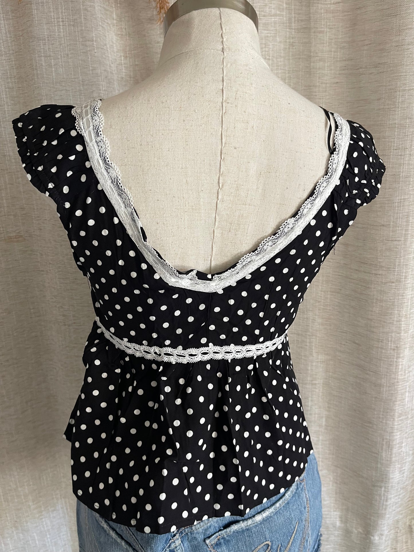 Chaos In Dots Top