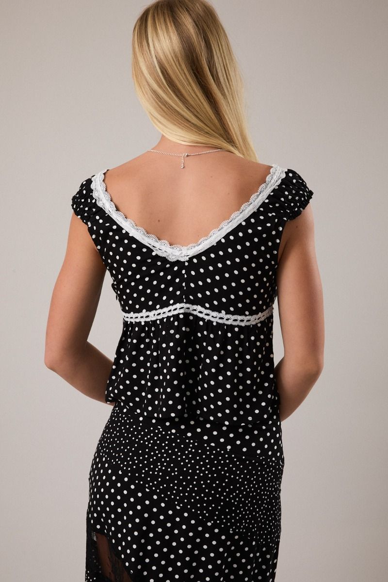 Chaos In Dots Top